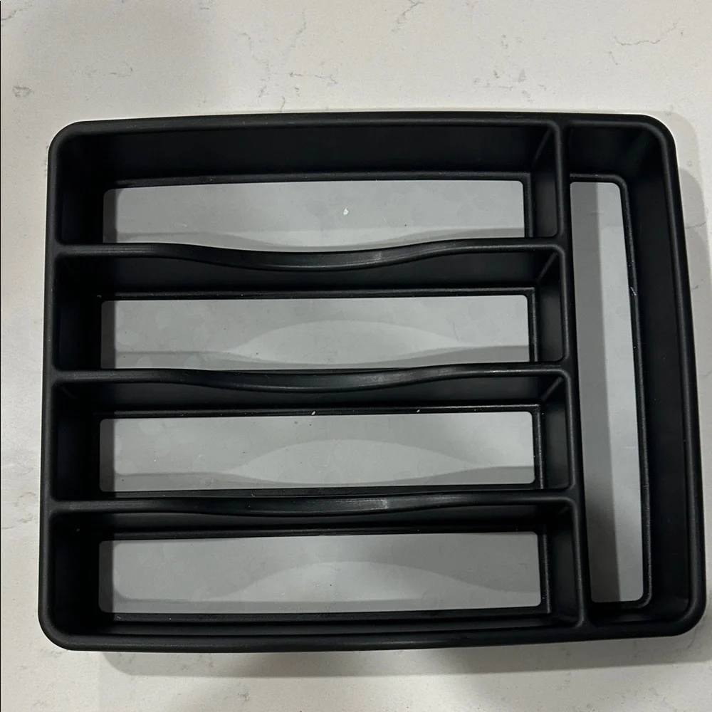 Rubbermaid Black Makeup Organizer